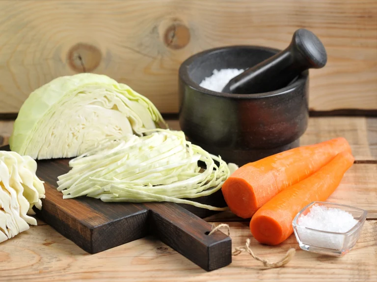 cabbage salt ingredients to make sauerkraut