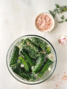 how to ferment pickles in a jar